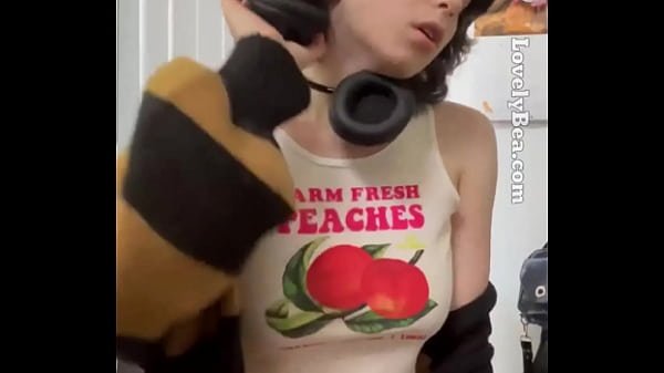 Pussy and Feet Company – Listen to My Day