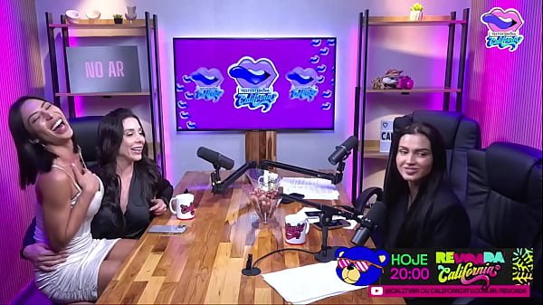 Morena Gostosa Ficou Molhadinha No Podcast
